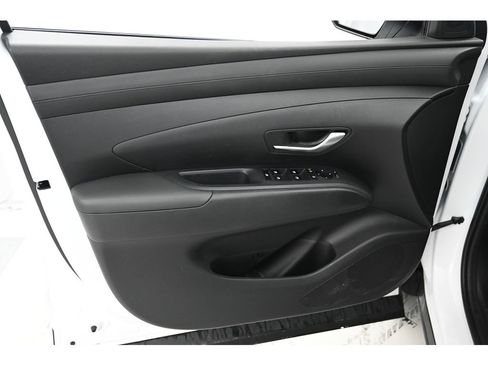 Used 2025 Hyundai Santa Cruz SE image 27