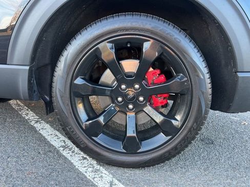 Used 2022 Ford Explorer ST w/ ST Street Pack image 15