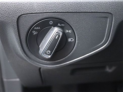 Used 2023 Volkswagen Atlas SE image 21