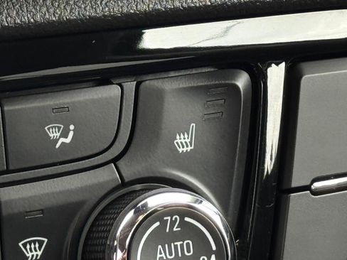 Used 2018 Buick Encore Essence FWD image 17