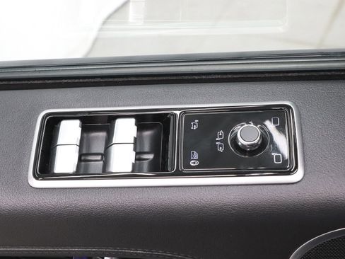 Used 2022 Land Rover Range Rover P525 Westminster Edition image 12