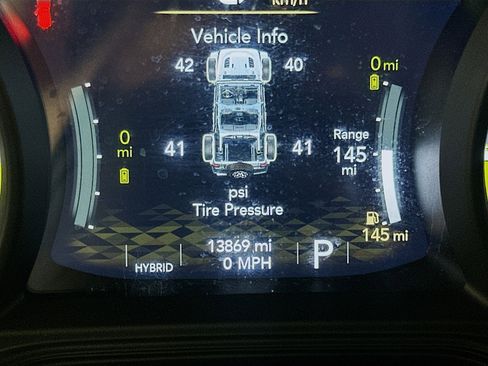 Used 2025 Jeep Wrangler Willys image 18