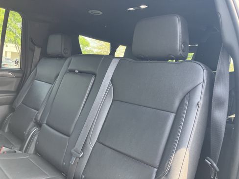 Used 2022 Chevrolet Suburban LT w/ Luxury Package image 13