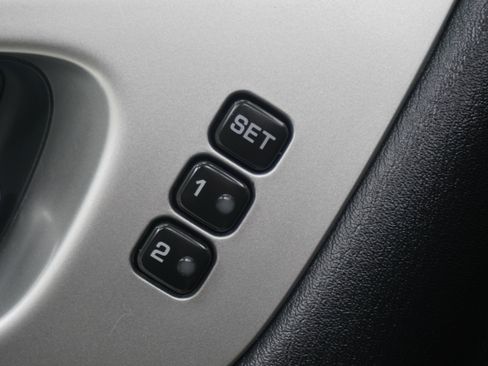 Used 2020 Nissan Pathfinder SL FWD image 18