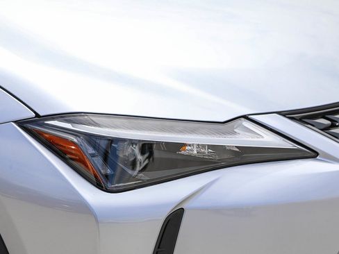 Used 2025 Lexus UX 300h FWD w/ Accessory Package (Z2) image 9