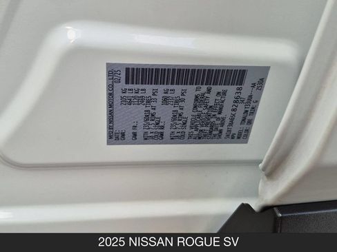 Certified 2025 Nissan Rogue SV FWD image 25