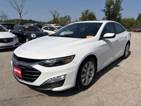 Used 2019 Chevrolet Malibu LT FWD image 3