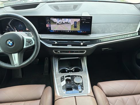 Used 2025 BMW X7 xDrive40i w/ M Sport Package AWD/4WD image 17