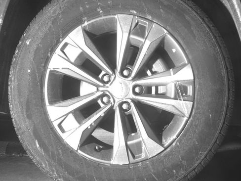 Used 2025 Chevrolet Equinox LT FWD image 13