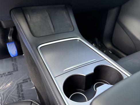 Used 2024 Tesla Model Y Long Range image 38