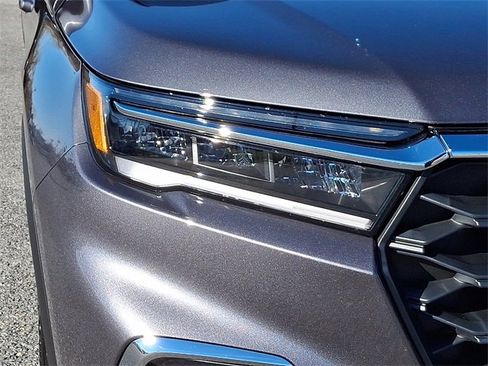 Certified 2025 Honda Pilot EX-L image 9