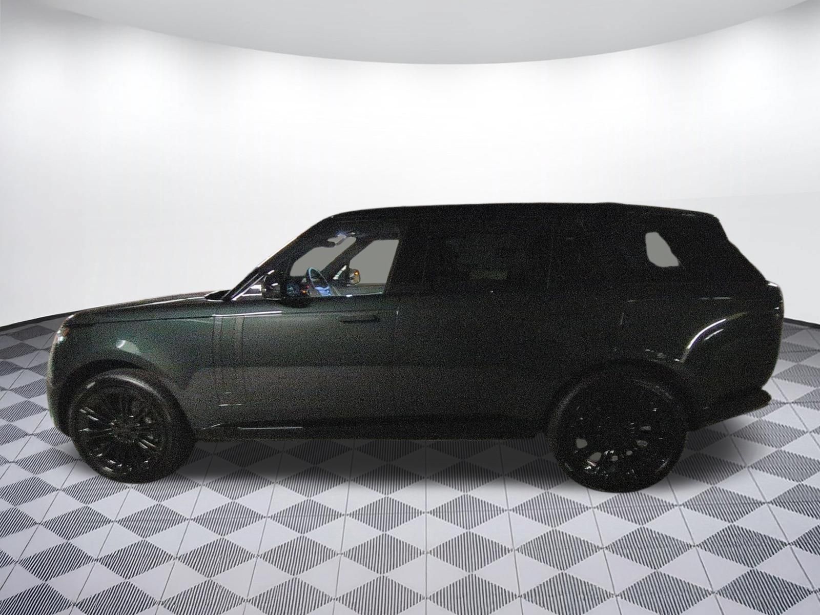 New 2026 Land Rover Range Rover Long Wheelbase SE AWD/4WD image 2