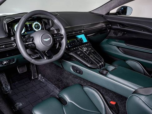 Used 2025 Aston Martin V8 Vantage Roadster RWD image 24