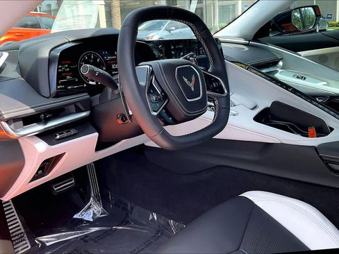 Used 2024 Chevrolet Corvette Stingray Premium Conv w/ Z51 Performance Package image 15