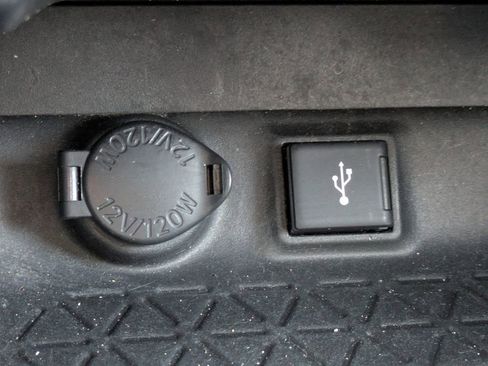 Used 2021 Toyota RAV4 XLE w/ Convenience Package image 25