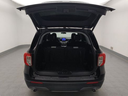 Used 2021 Ford Explorer XLT w/ Equipment Group 202A RWD image 29