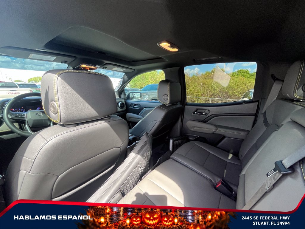 Used 2025 Chevrolet Colorado ZR2 w/ Technology Package AWD/4WD image 15