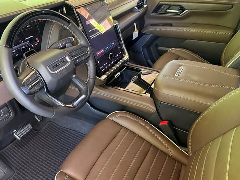 New 2026 GMC Yukon XL Denali Ultimate w/ LPO, Get Active Package AWD/4WD image 11