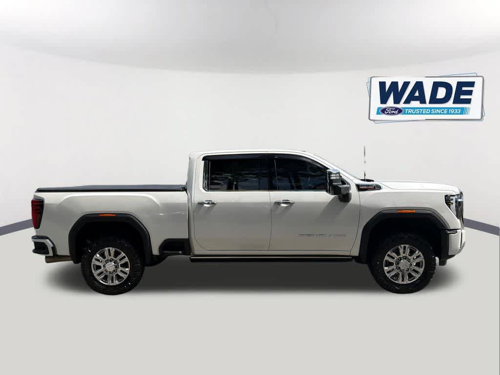 Used 2024 GMC Sierra 3500 Denali w/ Denali Reserve Package AWD/4WD image 4