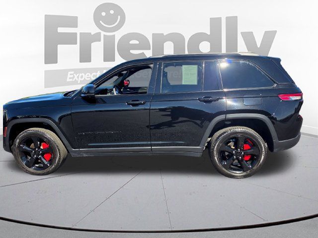 Used 2024 Jeep Grand Cherokee Limited w/ Luxury Tech Group II AWD/4WD image 8