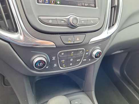Used 2023 Chevrolet Equinox LT w/ Driver Convenience Package AWD/4WD image 34