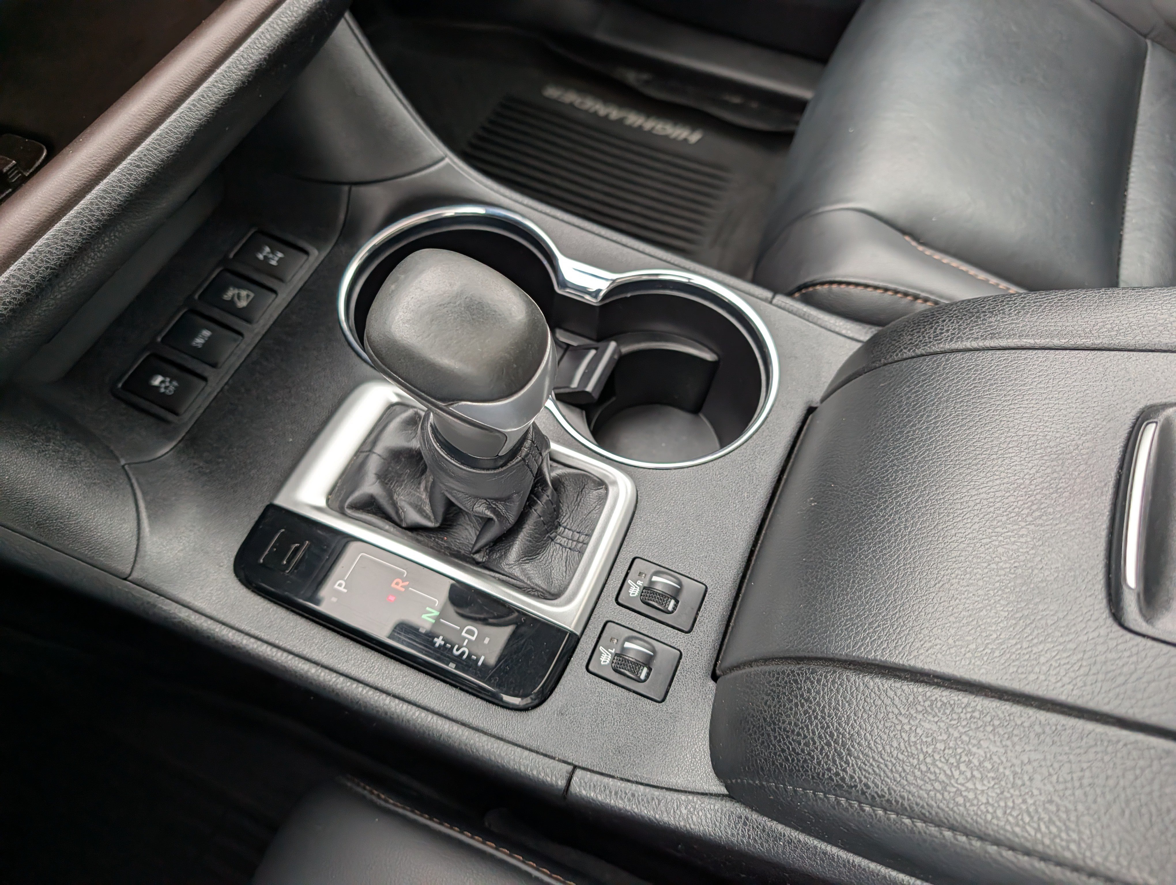 Used 2019 Toyota Highlander XLE AWD/4WD image 33