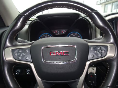 Used 2022 GMC Canyon Denali image 22