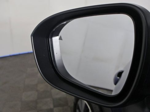 Used 2023 Nissan Rogue SV image 32