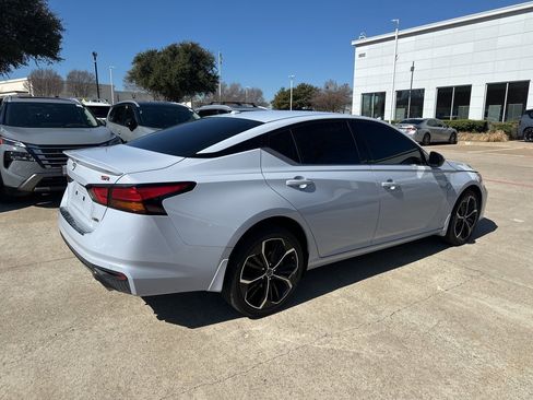 Certified 2023 Nissan Altima 2.5 SR image 3