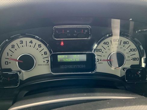 Used 2014 Ford Expedition EL Limited w/ Equipment Group 301A RWD image 18