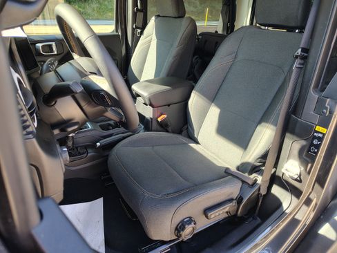 Certified 2024 Jeep Wrangler Willys image 18