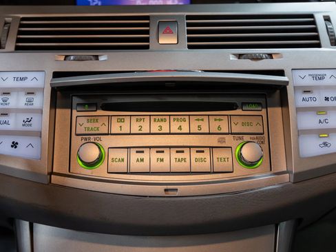 Used 2005 Toyota Avalon XL image 29