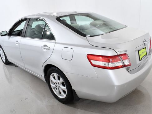 Used 2010 Toyota Camry SE image 15