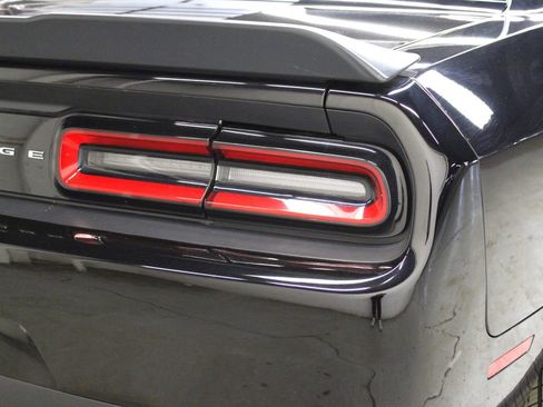 Used 2016 Dodge Challenger SXT w/ Blacktop Package image 33