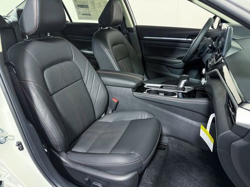 New 2025 Nissan Altima 2.5 SR w/ SR Premium Package image 12