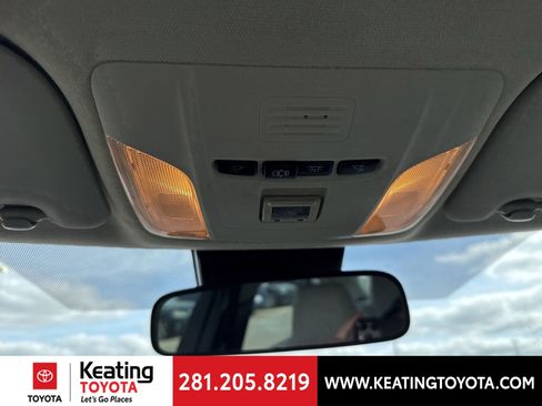 Used 2020 Toyota Corolla L image 21