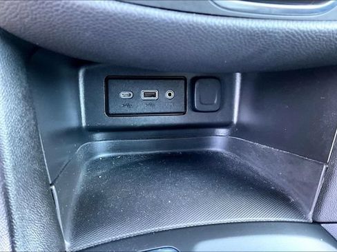Used 2023 Chevrolet Equinox LT AWD/4WD image 23