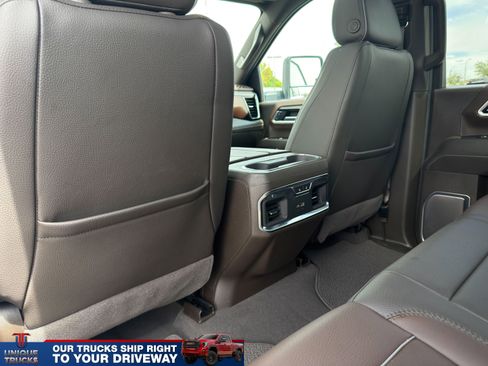 Used 2025 GMC Sierra 3500 Denali w/ Denali Reserve Package image 23