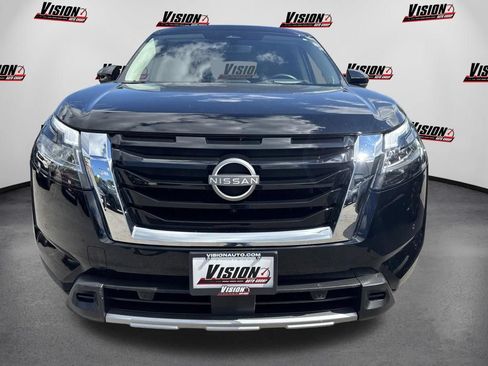 Certified 2024 Nissan Pathfinder Platinum AWD/4WD image 2