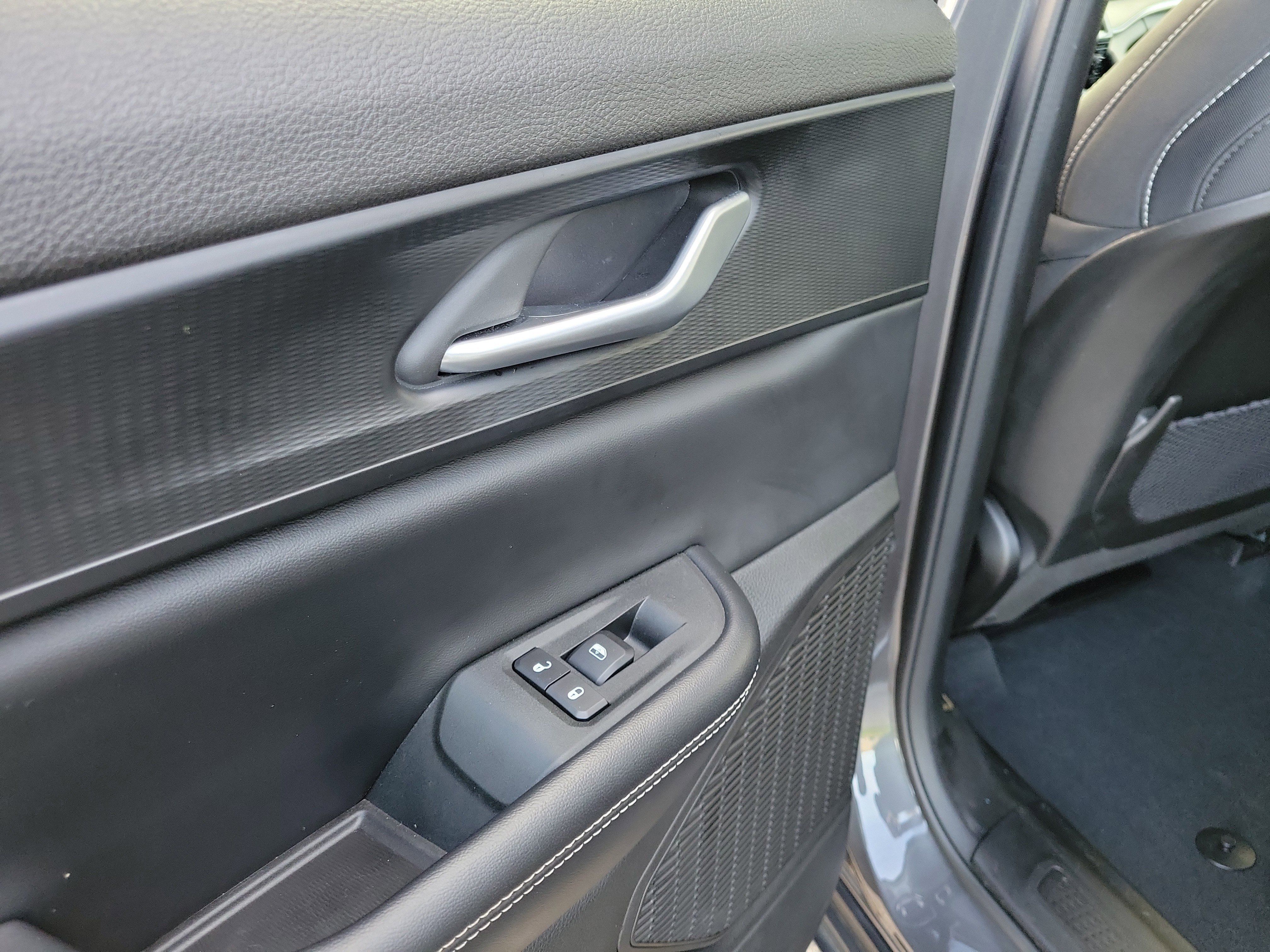 Used 2024 Jeep Grand Cherokee Laredo AWD/4WD image 13