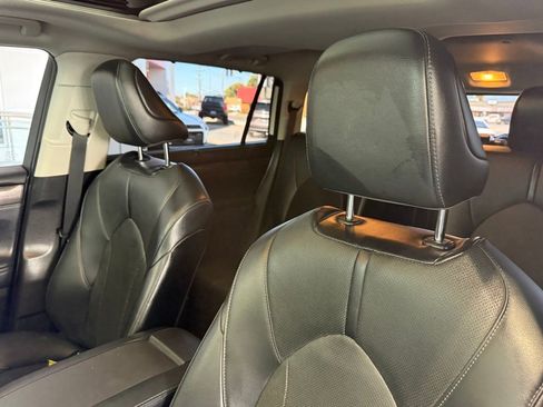 Used 2022 Toyota Highlander Limited image 25