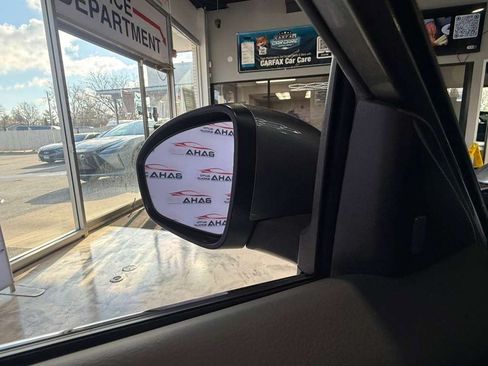 Used 2022 Nissan Sentra SV FWD image 30