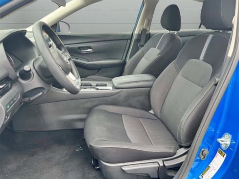 Used 2025 Nissan Sentra SV FWD image 16