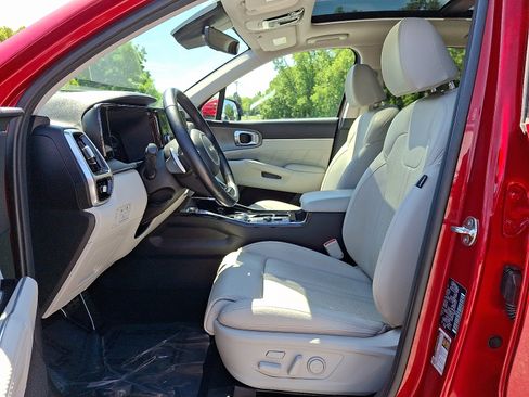 Certified 2023 Kia Sorento SX Prestige w/ Panoramic Sunroof Package AWD/4WD image 14