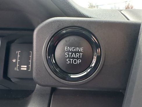 Used 2025 Toyota Tacoma SR5 AWD/4WD image 36