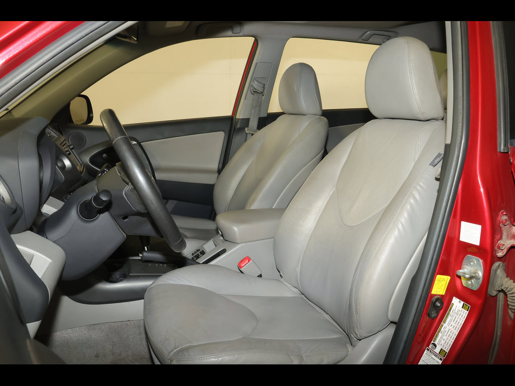 Used 2012 Toyota RAV4 Limited w/ Navigation Value Pkg AWD/4WD image 16