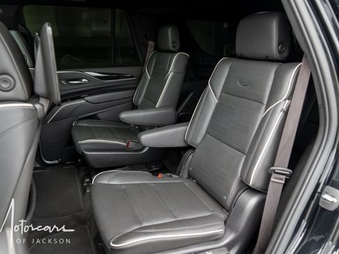 Used 2021 Cadillac Escalade Sport w/ Driver Assist Tech Package AWD/4WD image 18