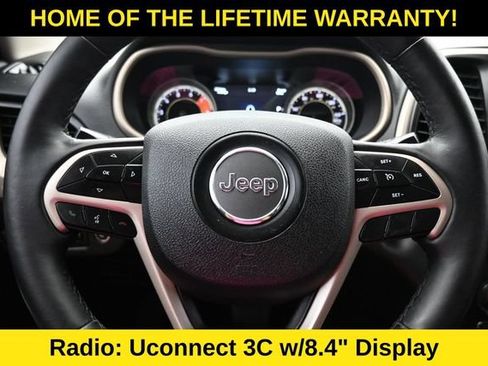 Used 2018 Jeep Cherokee Limited AWD/4WD image 19