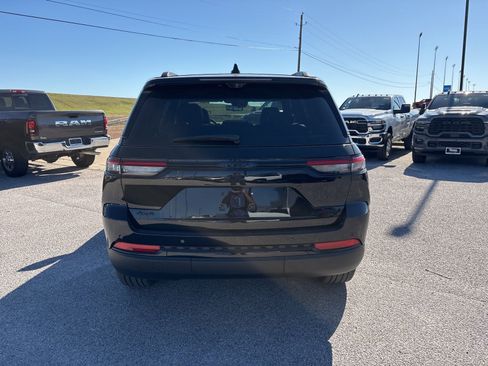 New 2025 Jeep Grand Cherokee Limited w/ Luxury Tech Group II image 5