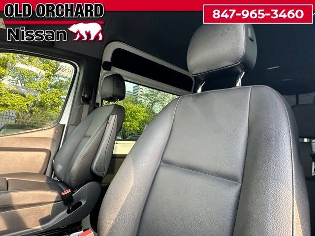 Used 2024 Mercedes-Benz Sprinter 2500 image 9